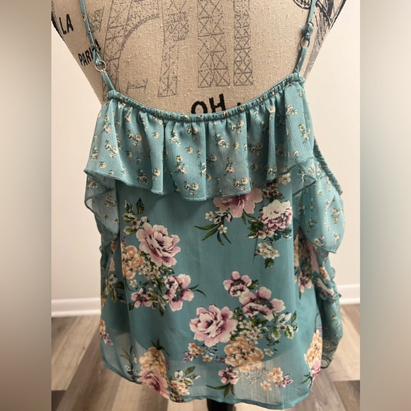 Floral Cold Shoulder Blouse! - Picture 2 of 15